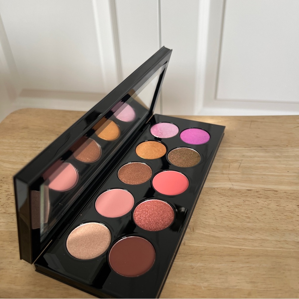 Pat McGrath Mothership IX Huetopian dream palette